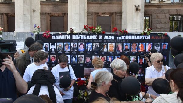Траурные мероприятия у Дома профсоюзов на площади Куликово поле в Одессе в память о погибших при пожаре 2 мая 2014 Траурные мероприятия у Дома профсоюзов на площади Куликово поле в Одессе в память о погибших при пожаре 2 мая 2014