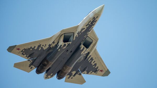 Многофункциональный истребитель Су-57 на репетиции воздушной части парада Победы в Москве Многофункциональный истребитель Су-57 на репетиции воздушной части парада Победы в Москве