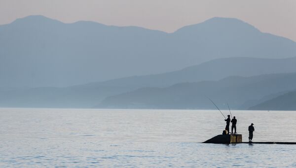 Морская рыбалка в поселке Рыбачье в Крыму Морская рыбалка в поселке Рыбачье в Крыму