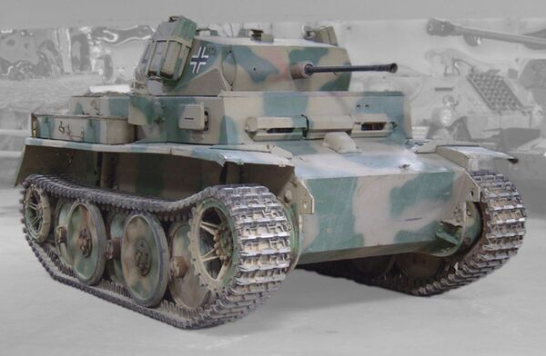 Танк Panzerkampfwagen II Ausführung L в экспозиции танкового музея в Сомюре, Франция Танк Panzerkampfwagen II Ausführung L в экспозиции танкового музея в Сомюре, Франция