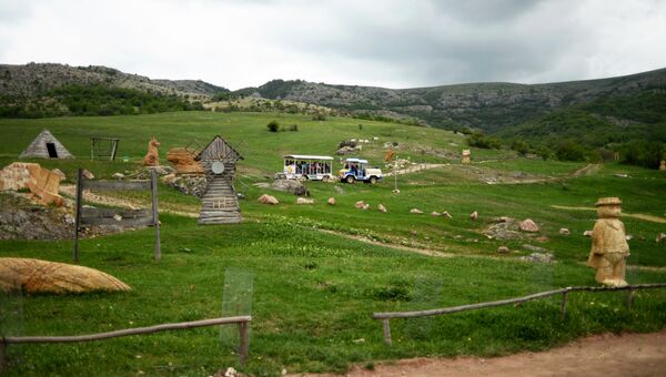 Сказочная долина Красных пещер в селе Доброе Симферопольского района Сказочная долина Красных пещер в селе Доброе Симферопольского района
