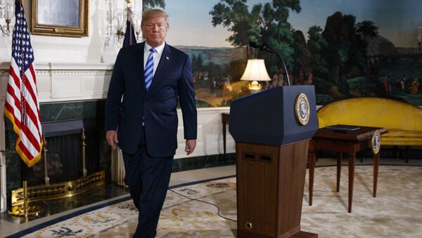Президент США Дональд Трамп после объявления о расторжении ядерной сделки с Ираном. 8 мая 2018 года Президент США Дональд Трамп после объявления о расторжении ядерной сделки с Ираном. 8 мая 2018 года