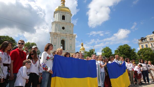 Участники марша вышиванок в Киеве. 19 мая 2018 Участники марша вышиванок в Киеве. 19 мая 2018