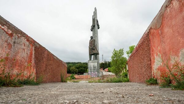 Памятник В. И. Ленину, МДЦ Артек Памятник В. И. Ленину, МДЦ Артек