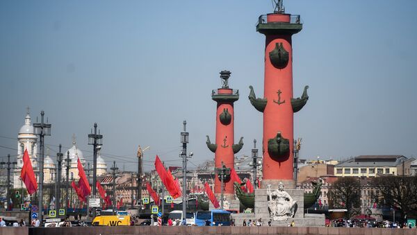 Ростральные колонны в Санкт-Петербурге Ростральные колонны в Санкт-Петербурге