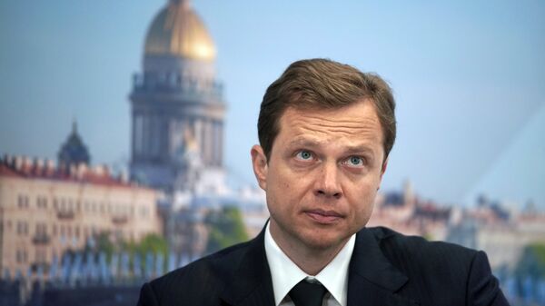 Заместитель мэра Москвы, руководитель департамента транспорта и развития дорожно-транспортной инфраструктуры Москвы Максим Ликсутов на Петербургском международном экономическом форуме. 25 мая 2018 Заместитель мэра Москвы, руководитель департамента транспорта и развития дорожно-транспортной инфраструктуры Москвы Максим Ликсутов на Петербургском международном экономическом форуме. 25 мая 2018