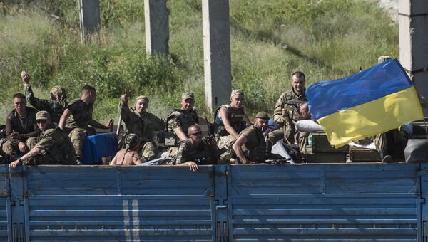 Украинские военные в Донбассе. Архивное фото Украинские военные в Донбассе. Архивное фото