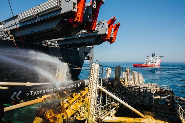 Глубоководная укладка морского участка первой нитки газопровода Турецкий поток Глубоководная укладка морского участка первой нитки газопровода Турецкий поток