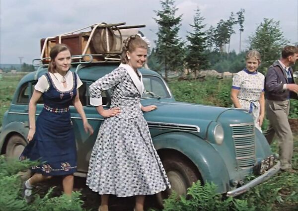 Кадр из фильма Москва слезам не верит(1979) Кадр из фильма Москва слезам не верит(1979)
