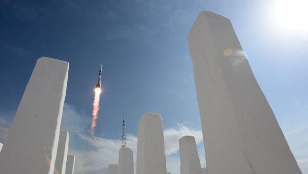 Пуск ракеты-носителя Союз-ФГ с пилотируемым кораблем Союз МС-09 со стартового стола первой Гагаринской стартовой площадки космодрома Байконур. Архивное фото Пуск ракеты-носителя Союз-ФГ с пилотируемым кораблем Союз МС-09 со стартового стола первой Гагаринской стартовой площадки космодрома Байконур. Архивное фото