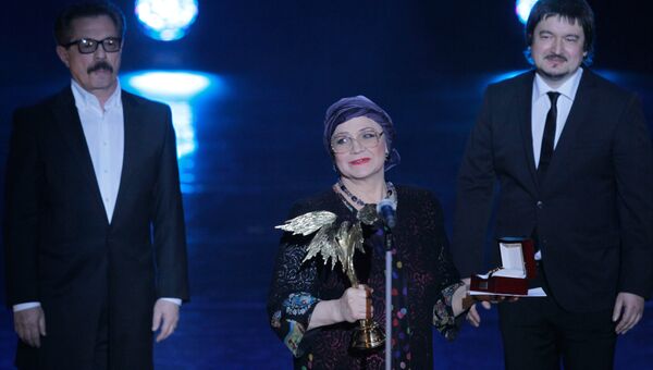 Актриса Нина Русланова на церемонии вручения Национальной премии Ника. 7 апреля 2011 Актриса Нина Русланова на церемонии вручения Национальной премии Ника. 7 апреля 2011
