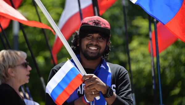 Мужчина во время празднования Дня России в Симферополе. 12 июня 2018 Мужчина во время празднования Дня России в Симферополе. 12 июня 2018