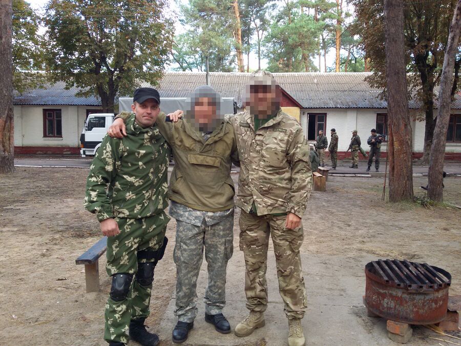 Учебные сборы в/ч 3066 (Батальон имени Кульчицкого). Слева Сергей Сановский Учебные сборы в/ч 3066 (Батальон имени Кульчицкого). Слева Сергей Сановский