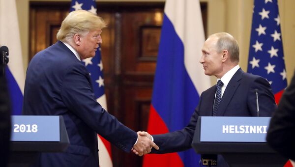 Президент РФ Владимир Путин и президент США Дональд Трамп во время пресс-конференции в Хельсинки. 16 июля 2018 Президент РФ Владимир Путин и президент США Дональд Трамп во время пресс-конференции в Хельсинки. 16 июля 2018