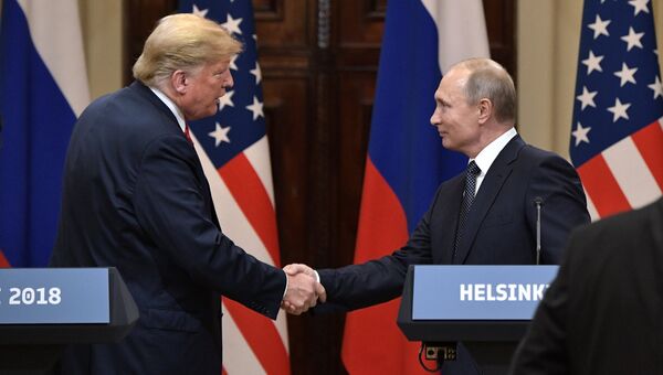 Президент РФ Владимир Путин и президент США Дональд Трамп на пресс-конференции по итогам встречи в Хельсинки. 16 июля 2018 Президент РФ Владимир Путин и президент США Дональд Трамп на пресс-конференции по итогам встречи в Хельсинки. 16 июля 2018
