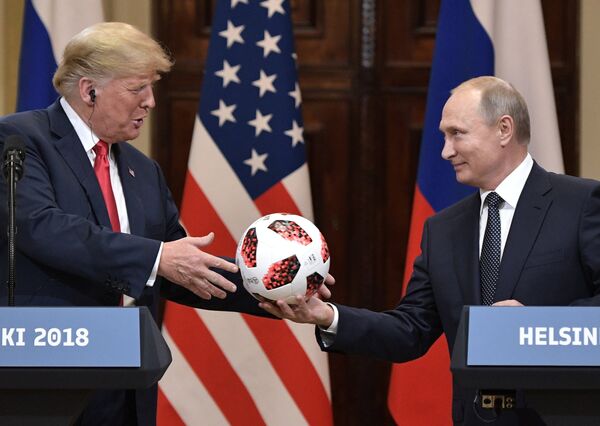 Президент РФ Владимир Путин и президент США Дональд Трамп на совместной пресс-конференции по итогам встречи в Хельсинки Президент РФ Владимир Путин и президент США Дональд Трамп на совместной пресс-конференции по итогам встречи в Хельсинки
