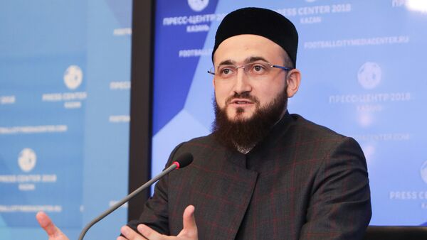 «Тот, кто сыт в то время, когда его сосед голоден, не из нас» «Тот, кто сыт в то время, когда его сосед голоден, не из нас»