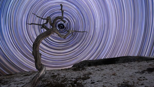Работа фотографа Jake Mosher Holding Due North, вошедшая в шорт-лист Insight Astronomy Photographer of the Year 2018 Работа фотографа Jake Mosher Holding Due North, вошедшая в шорт-лист Insight Astronomy Photographer of the Year 2018