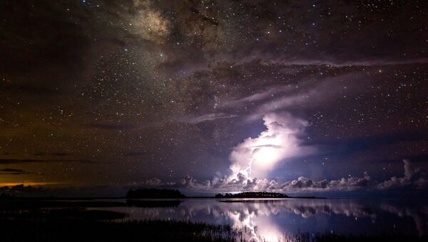 Работа фотографа Tianyuan Xiao Thunderstorm under milky way, вошедшая в шорт-лист Insight Astronomy Photographer of the Year 2018 Работа фотографа Tianyuan Xiao Thunderstorm under milky way, вошедшая в шорт-лист Insight Astronomy Photographer of the Year 2018