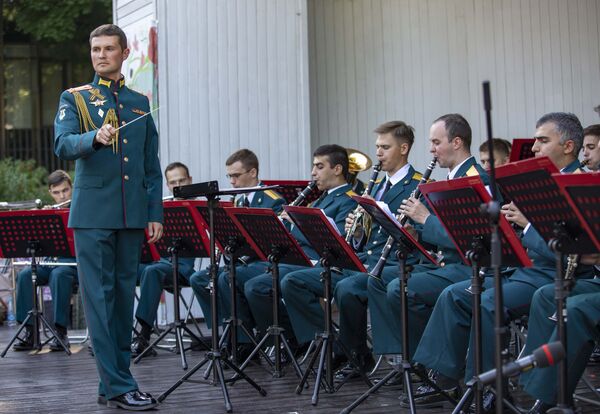Выступление Центрального военного оркестра Министерства обороны Российской Федерации в саду Эрмитаж Выступление Центрального военного оркестра Министерства обороны Российской Федерации в саду Эрмитаж