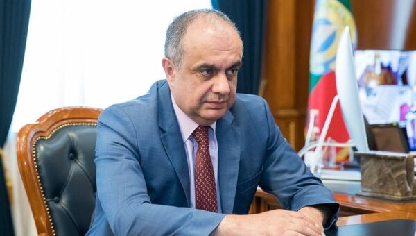 Мурат Суюнчев на встрече с главой Карачаево-Черкесии Рашидом Темрезовым Мурат Суюнчев на встрече с главой Карачаево-Черкесии Рашидом Темрезовым