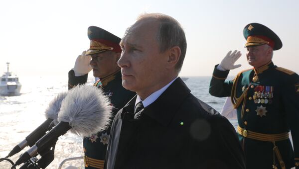 Президент РФ Владимир Путин на Главном военно-морском параде. 29 июля 2018 Президент РФ Владимир Путин на Главном военно-морском параде. 29 июля 2018
