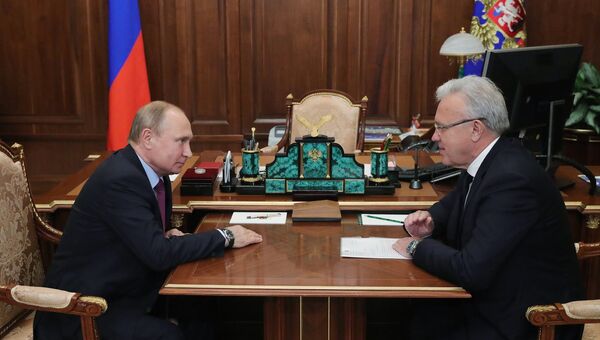 Президент РФ Владимир Путин и временно исполняющий обязанности губернатора Красноярского края Александр Усс Президент РФ Владимир Путин и временно исполняющий обязанности губернатора Красноярского края Александр Усс
