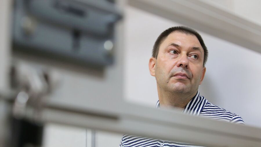 Руководитель портала РИА Новости Украина Кирилл Вышинский в зале апелляционного суда Херсонской области Украины. 6 августа 2018 Руководитель портала РИА Новости Украина Кирилл Вышинский в зале апелляционного суда Херсонской области Украины. 6 августа 2018