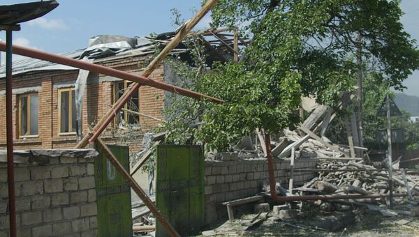 Разрушения в городе Цхинвали после нападения грузинских войск Разрушения в городе Цхинвали после нападения грузинских войск