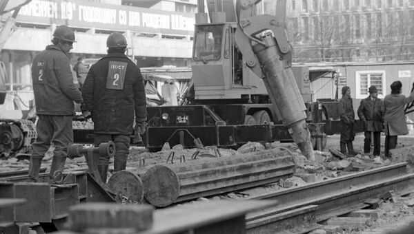 Во время передвижения здания редакции газеты Труд Во время передвижения здания редакции газеты Труд