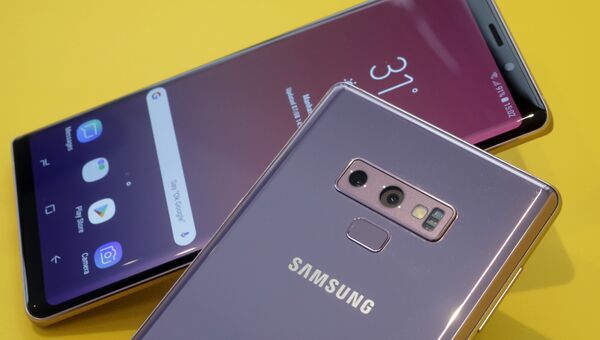 Новый телефон Galaxy Note 9 на презентации Galaxy Unpacked в Нью-Йорке Новый телефон Galaxy Note 9 на презентации Galaxy Unpacked в Нью-Йорке