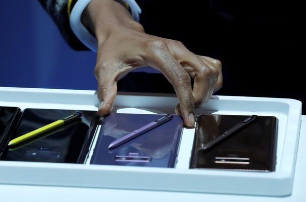 Новый телефон Galaxy Note 9 на презентации Galaxy Unpacked в Нью-Йорке Новый телефон Galaxy Note 9 на презентации Galaxy Unpacked в Нью-Йорке