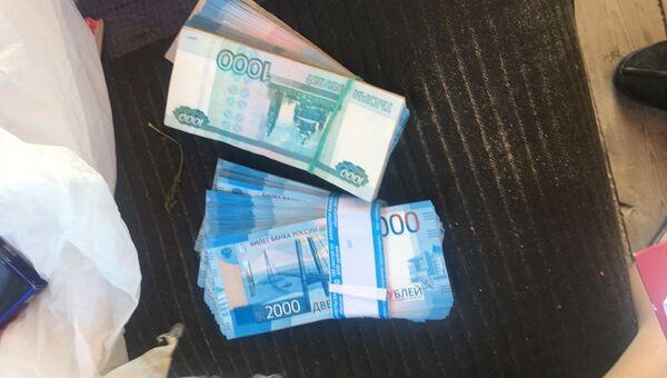 В Урае полицейские задержали мужчину похитившего 400 тысяч рублей в одном из банков. 14 августа 2018 В Урае полицейские задержали мужчину похитившего 400 тысяч рублей в одном из банков. 14 августа 2018