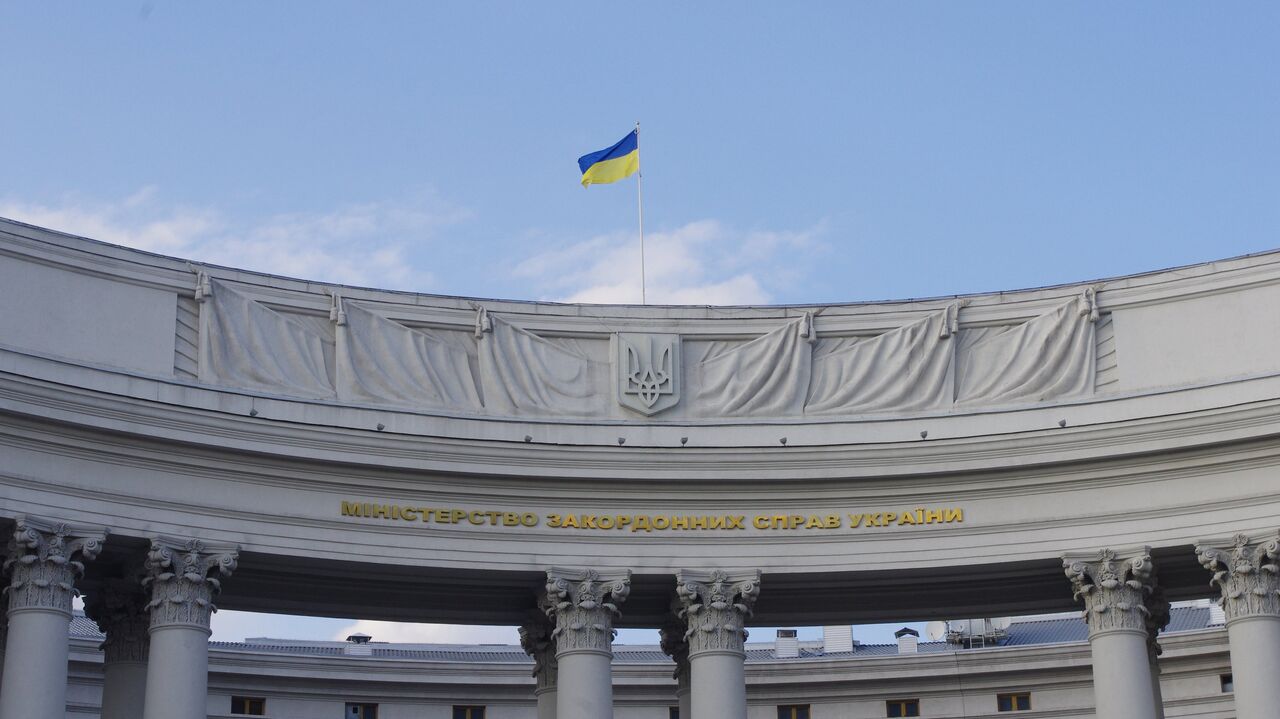 МИД Украины предложил ввести санкции против ряда белорусских политиков