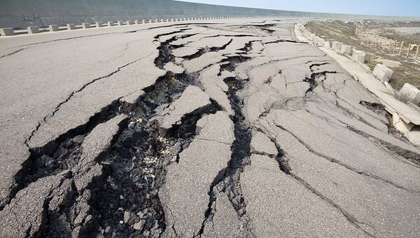 Дорога после землетрясения Дорога после землетрясения