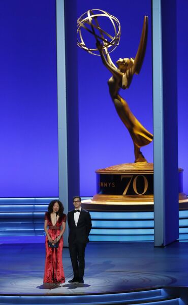 Сандра О и Энди Сэмберг во время 70-й церемонии вручения награды Primetime Emmy Awards в Лос-Анджелесе Сандра О и Энди Сэмберг во время 70-й церемонии вручения награды Primetime Emmy Awards в Лос-Анджелесе