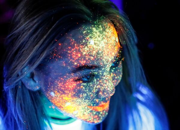 Участница забега ЯРКОкросс Night Edition в Алма-Ате Участница забега ЯРКОкросс Night Edition в Алма-Ате