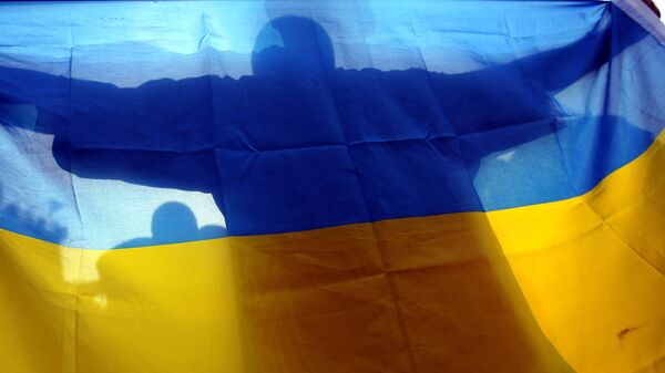 Болельщики сборной Украины смотрят матч Саудовская Аравия-Украина в Ганновере, Германия. 19 июня 2006 Болельщики сборной Украины смотрят матч Саудовская Аравия-Украина в Ганновере, Германия. 19 июня 2006