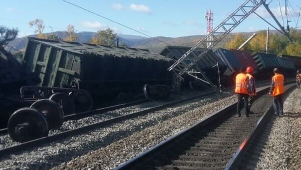 В Иркутской области сошли с рельсов 12 вагонов грузового поезда. 21 сентября 2018 В Иркутской области сошли с рельсов 12 вагонов грузового поезда. 21 сентября 2018