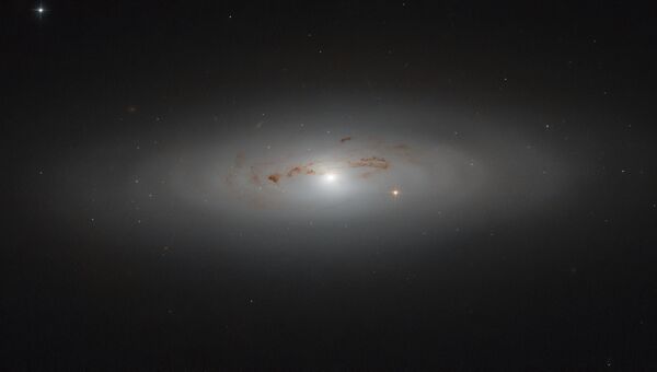 Галактика NGC 4036 в созвездии Большая Медведица Галактика NGC 4036 в созвездии Большая Медведица