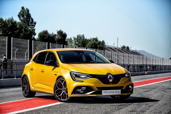 Автомобиль Renault Megane RS Trophy Автомобиль Renault Megane RS Trophy