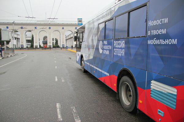 Информационный троллейбус МИА Россия сегодня в Симферополе Информационный троллейбус МИА Россия сегодня в Симферополе