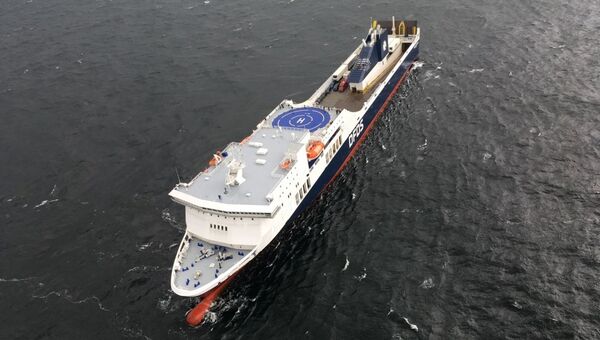 Грузопассажирский паром Regina Seaways в Балтийском море. 2 октября 2018 Грузопассажирский паром Regina Seaways в Балтийском море. 2 октября 2018