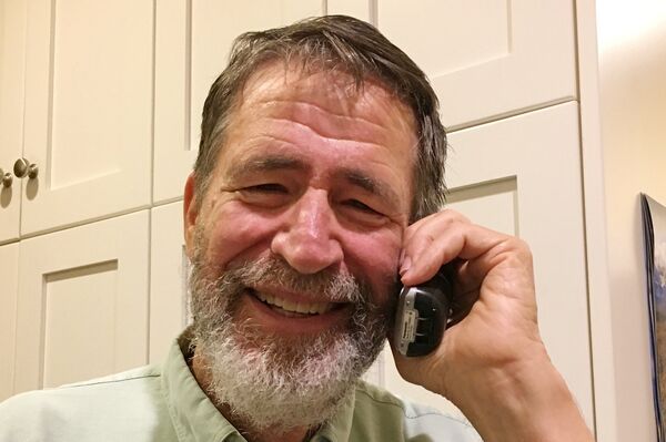Американский химик Джордж П. Смит после объявления лауреатов Нобелевской премии по химии 2018 Американский химик Джордж П. Смит после объявления лауреатов Нобелевской премии по химии 2018