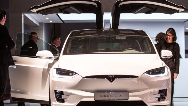 Презентация TESLA Model X. Архивное фото Презентация TESLA Model X. Архивное фото