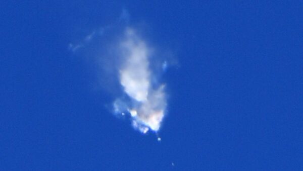 Ракета-носитель Союз-ФГ с пилотируемым кораблем Союз МС-10 после старта с космодрома Байконур Ракета-носитель Союз-ФГ с пилотируемым кораблем Союз МС-10 после старта с космодрома Байконур