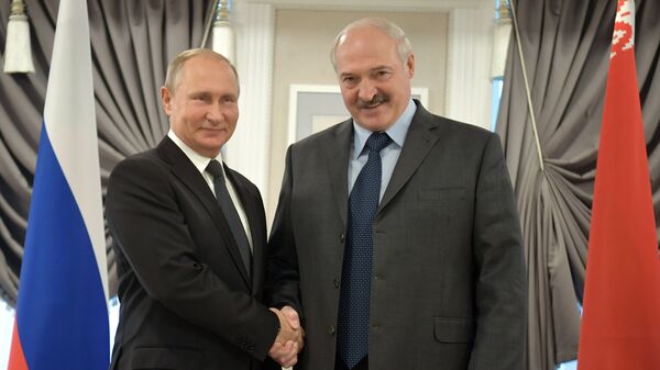 Владимир Путин и президент Республики Беларусь Александр Лукашенко во время встречи в Могилеве. 12 октября 2018 Владимир Путин и президент Республики Беларусь Александр Лукашенко во время встречи в Могилеве. 12 октября 2018