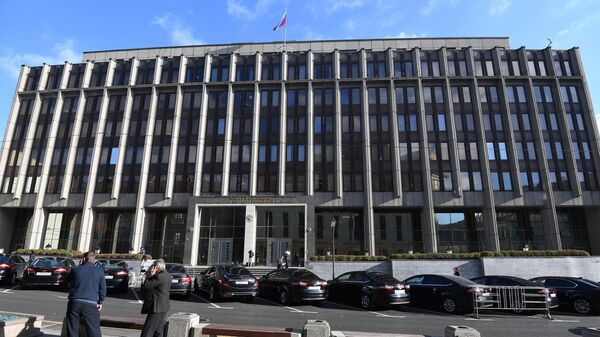 Совфед одобрил законопроект о праве переводить споры в российские суды