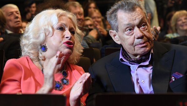 Актер Николай Караченцов с супругой Людмилой Поргиной. Архивное фото Актер Николай Караченцов с супругой Людмилой Поргиной. Архивное фото