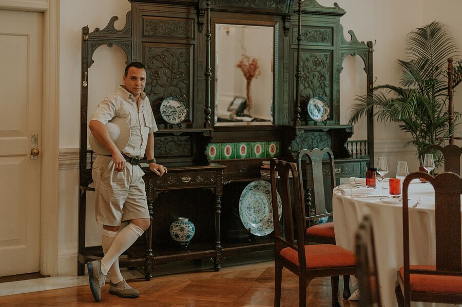 Павел Манылов в отеле Raffles Singapore Павел Манылов в отеле Raffles Singapore
